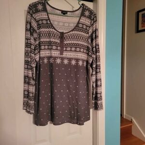 Torrid Gray and White Long Sleeve Buttoned Henley With Snowflake Theme Size 3